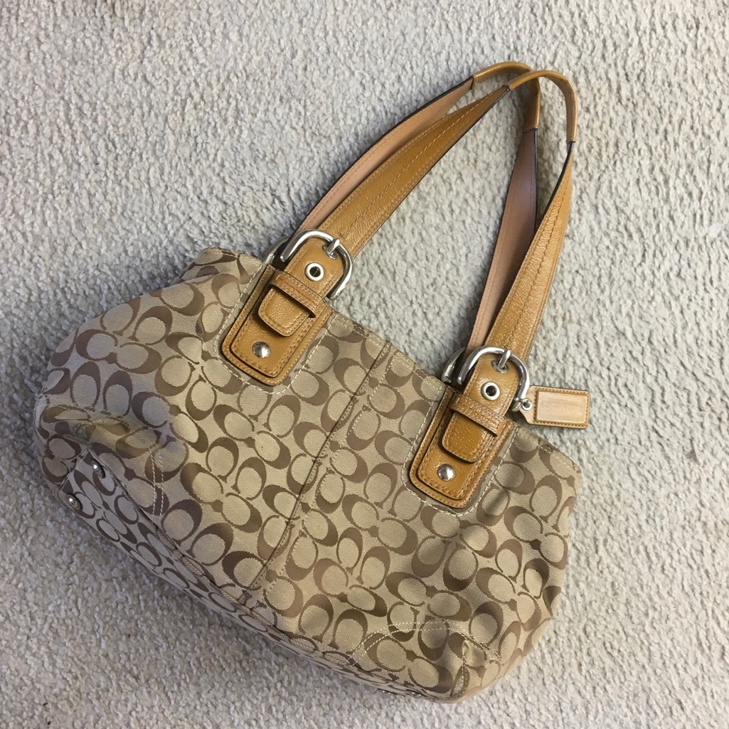Coach/ Tan & Brown Signature Printwleather Trm Shoulder Bag